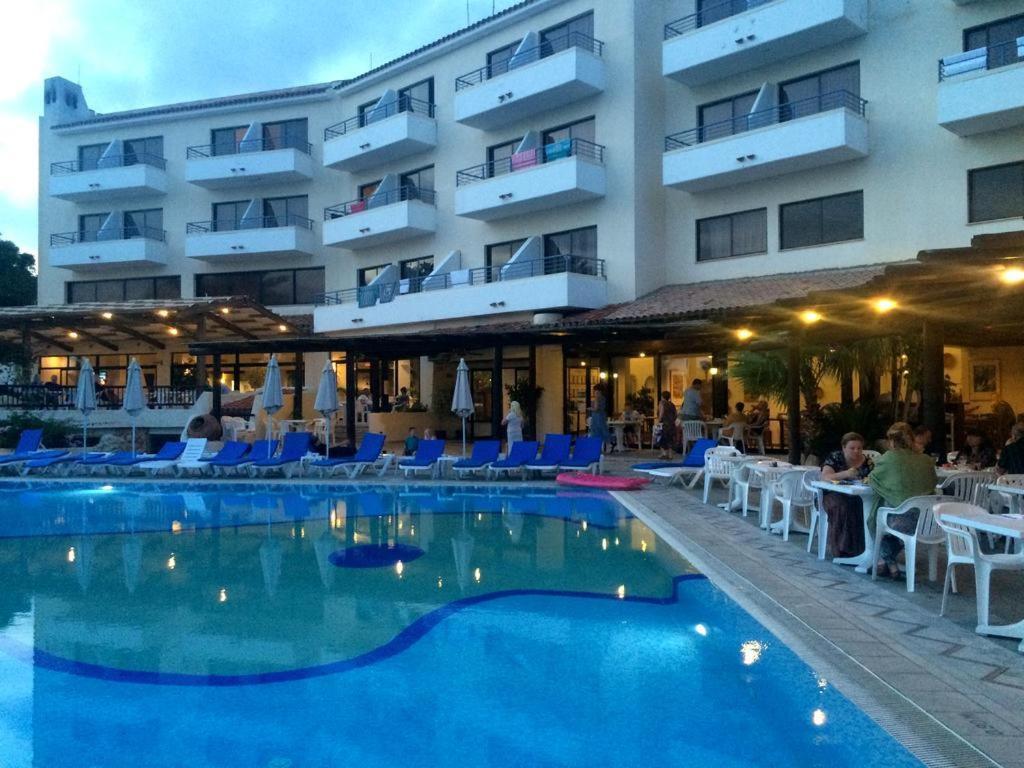 Hotel Complex House Near The Beach 파포스 외부 사진